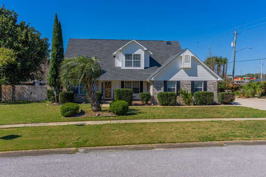 2093 Pritchard Point Drive, Navarre, FL 32566