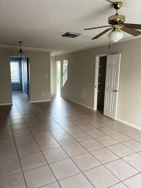 Other, FL,2325 W Pensacola Street  #156