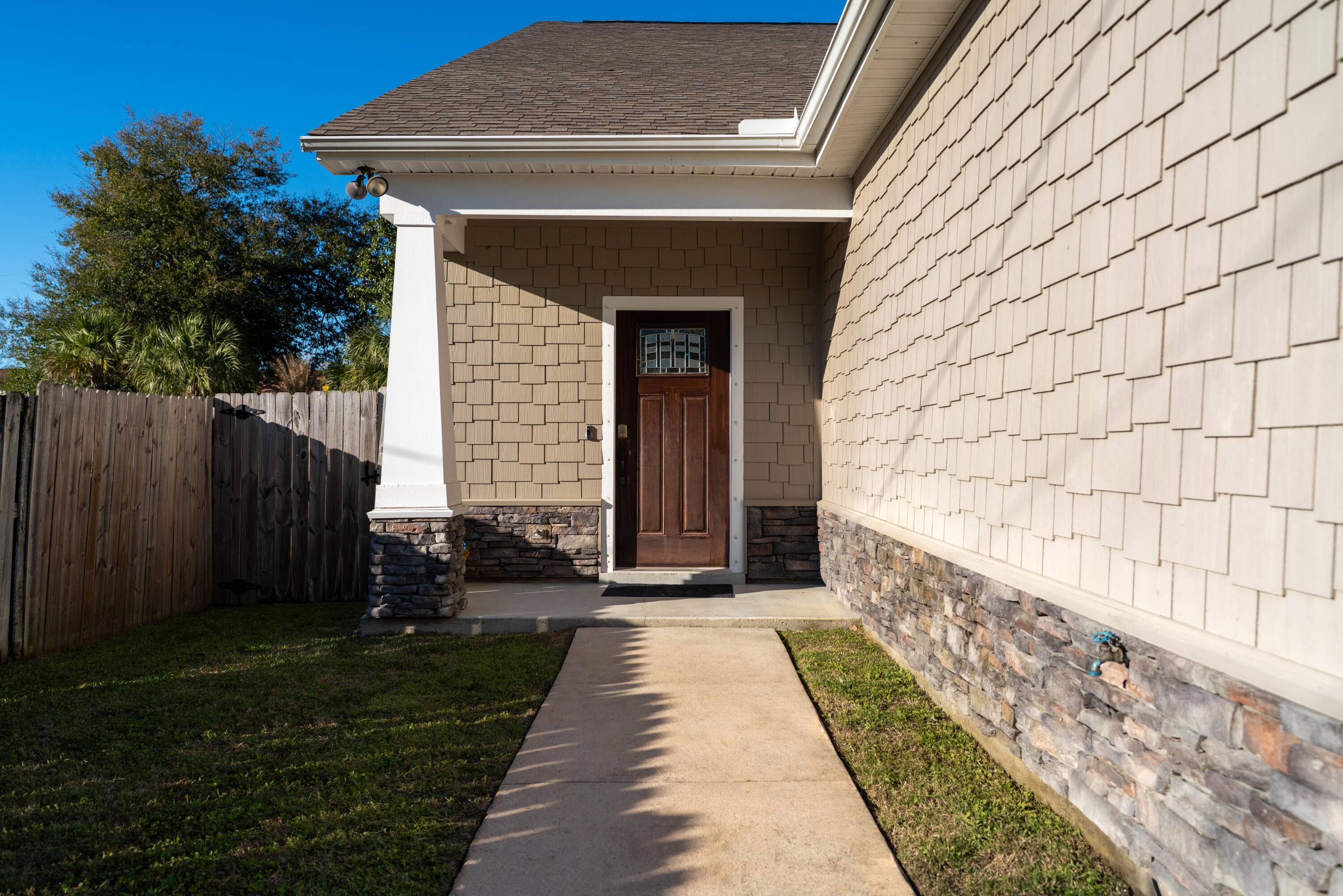 Shalimar, FL 32579,105 3rd Avenue