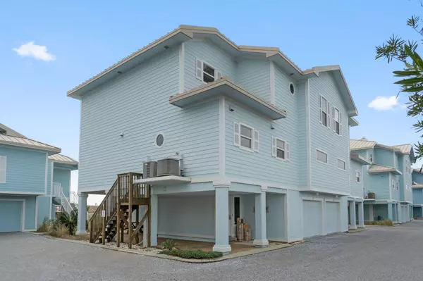 Pensacola Beach, FL 32561,1299 Fort Pickens Road  #17