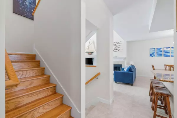 Pensacola Beach, FL 32561,1299 Fort Pickens Road #17