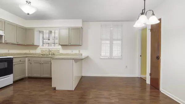 Defuniak Springs, FL 32433,176 Roberts Drive