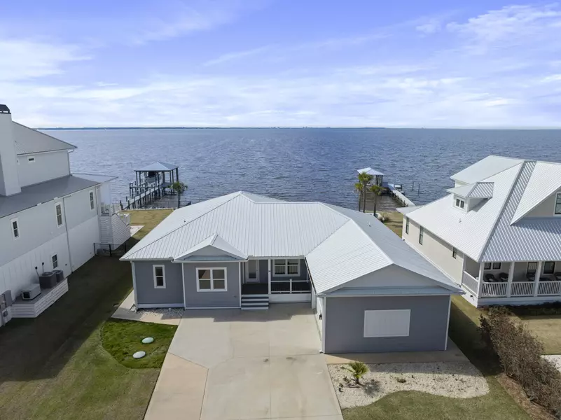 10 S Sunset Harbour, Freeport, FL 32439