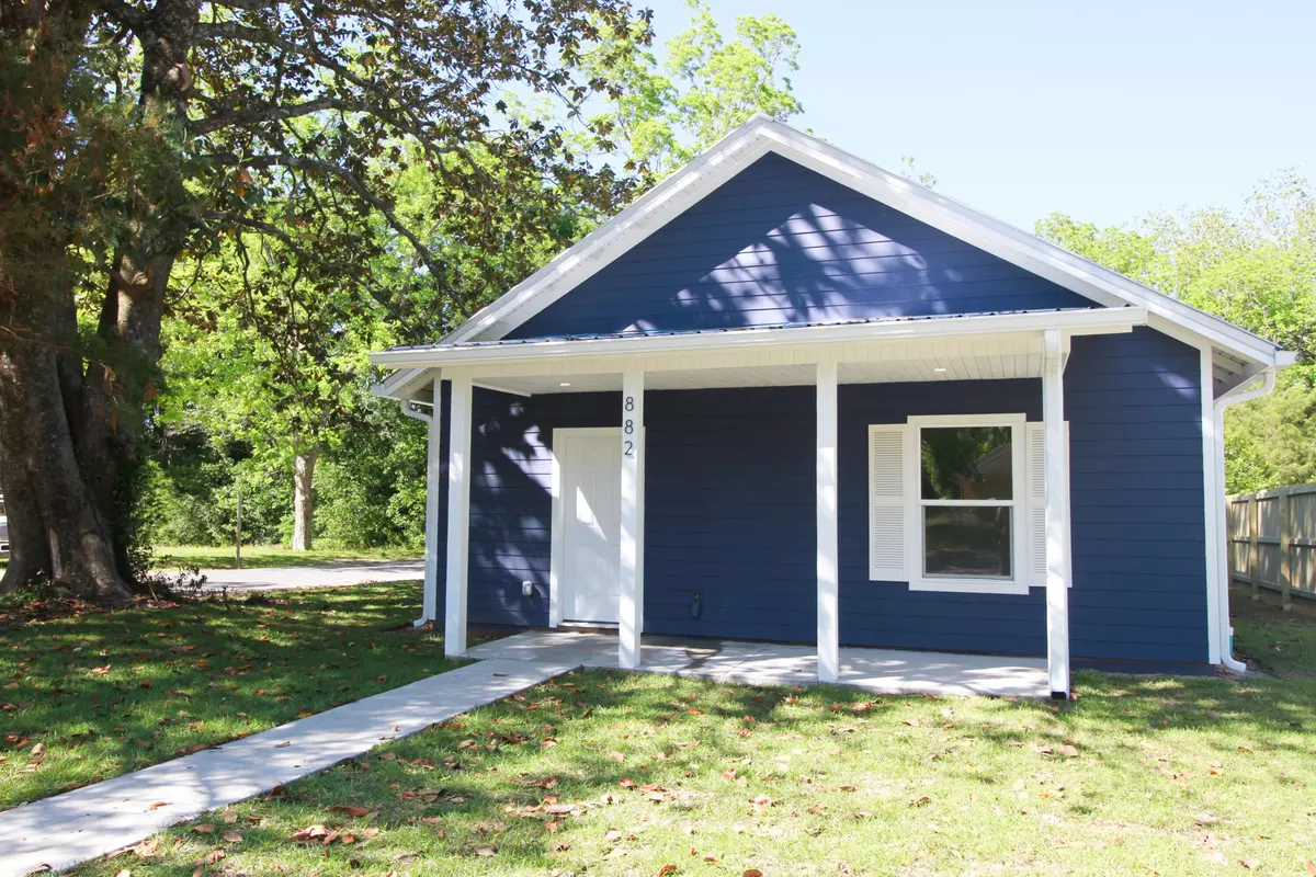 Defuniak Springs, FL 32435,882 W Orange Avenue
