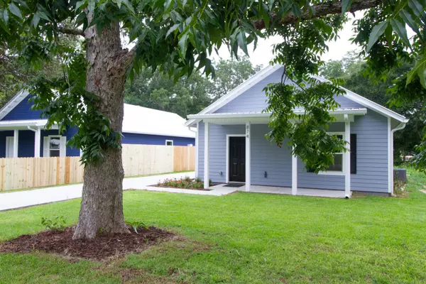 Defuniak Springs, FL 32435,874 W Orange Avenue