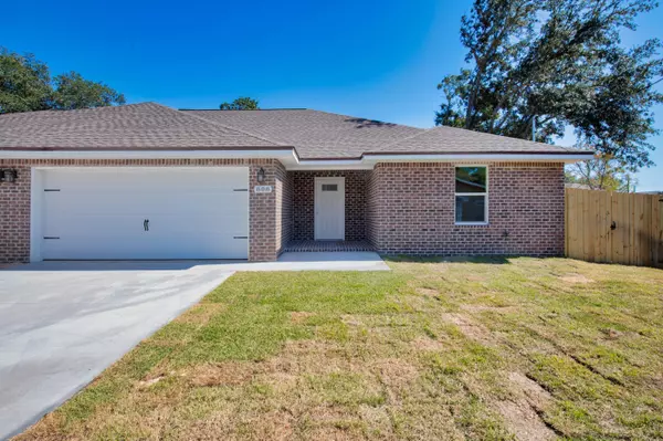 Mary Esther, FL 32569,810 Hilltop Road  #810