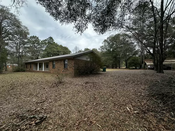 Crestview, FL 32539,A-H Pineforest Drive