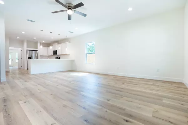 Shalimar, FL 32579,110 2nd Avenue