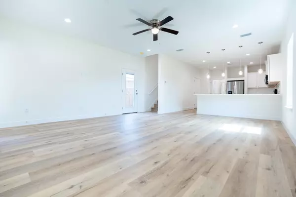 Shalimar, FL 32579,110 2nd Avenue