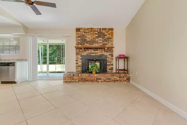 Fort Walton Beach, FL 32547,407 VERB ST