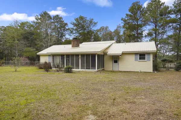 Defuniak Springs, FL 32433,258 Marion Drive