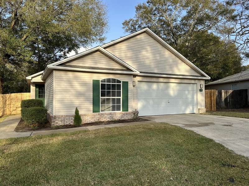 7 Courtney Lane, Crestview, FL 32539