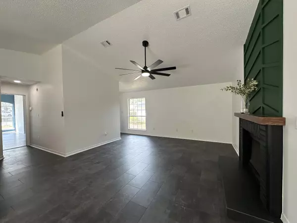 Crestview, FL 32539,7 Courtney Lane