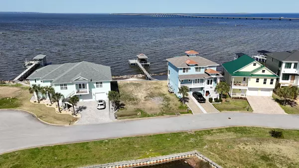 1758 Stanford Road, Gulf Breeze, FL 32563