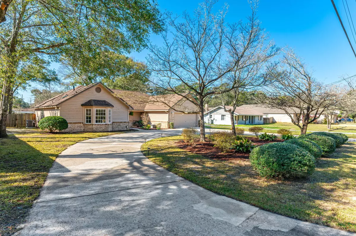 Shalimar, FL 32579,5 Holly Avenue