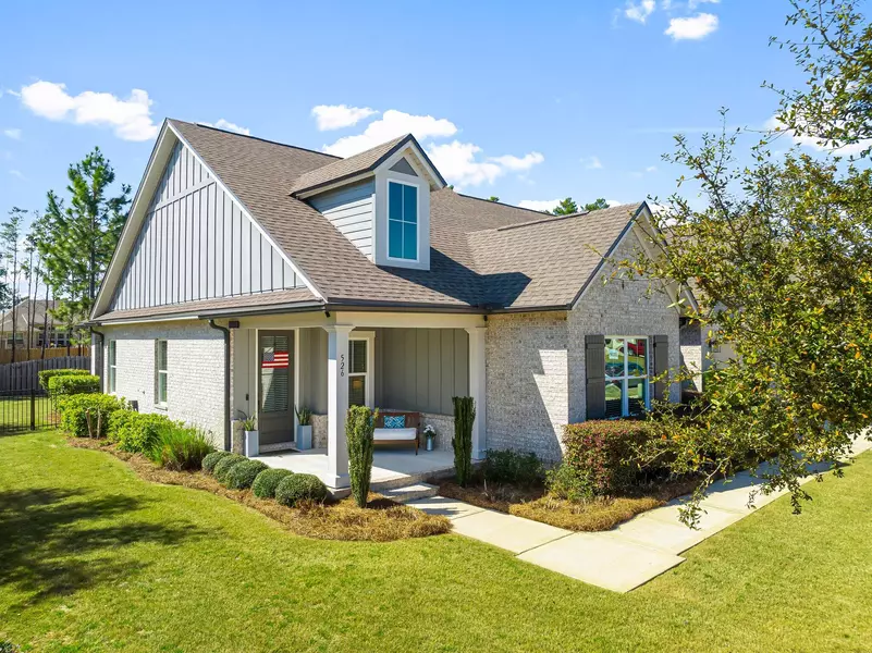 526 Meadow Lake Drive, Freeport, FL 32439
