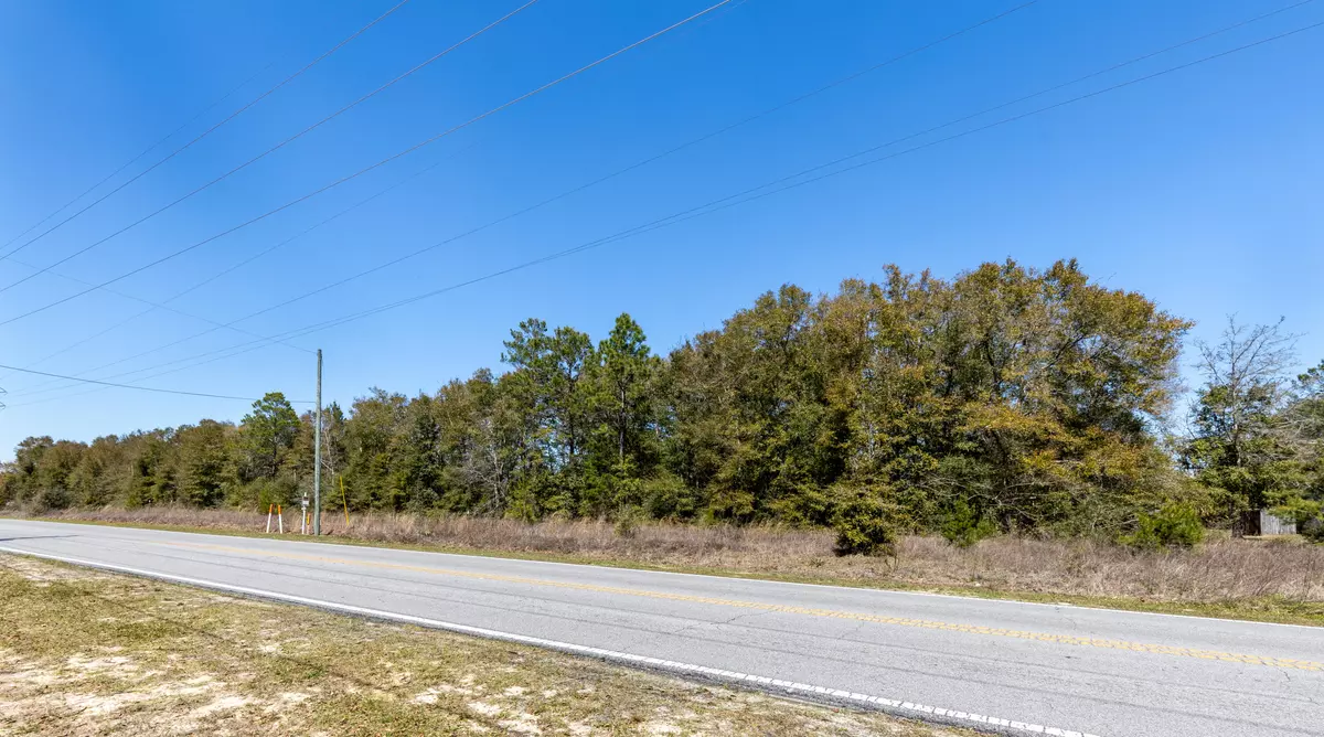 Defuniak Springs, FL 32433,1.385 Acres on Walton Road