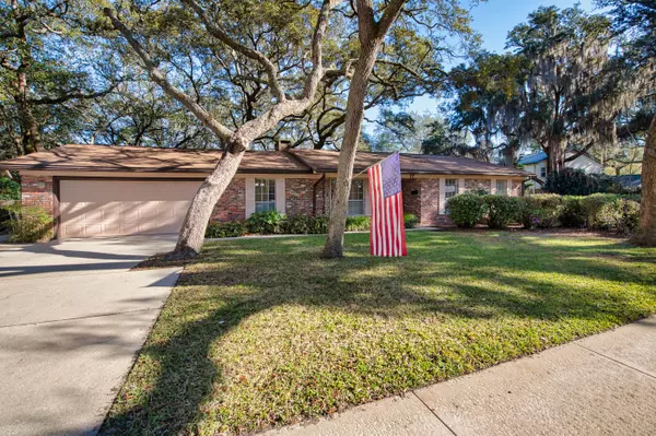 17 NW Oakdale Road, Fort Walton Beach, FL 32547