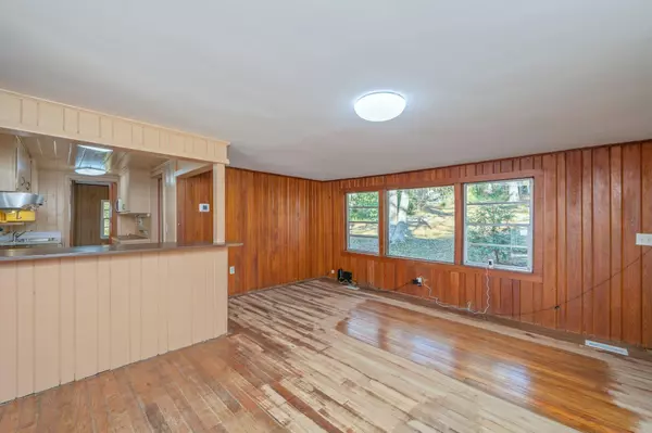 Defuniak Springs, FL 32433,261 Squirrel Road