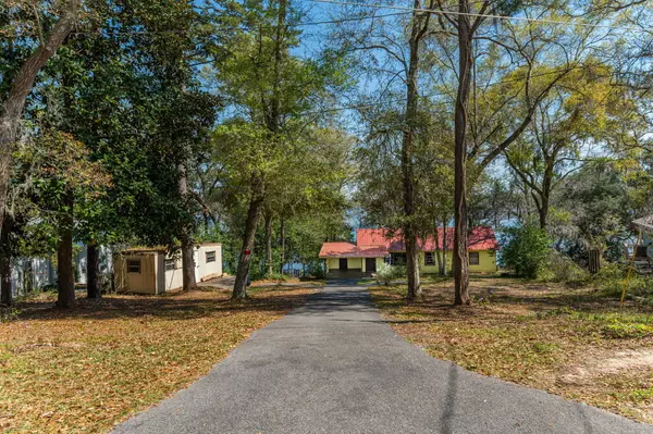 Defuniak Springs, FL 32433,261 Squirrel Road