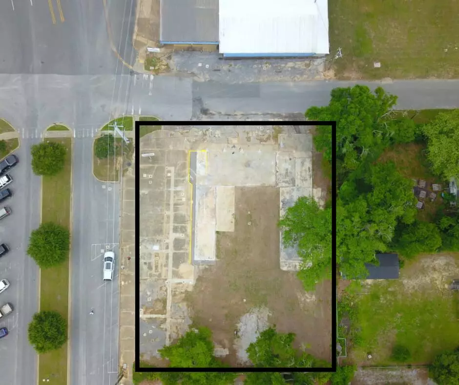 Crestview, FL 32536,698 S Main Street