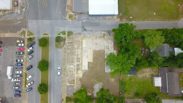 Crestview, FL 32536,698 S Main Street