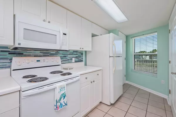 Fort Walton Beach, FL 32548,895 Santa Rosa Boulevard #APT 203