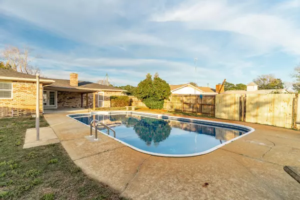 Mary Esther, FL 32569,32 Lakeview Drive