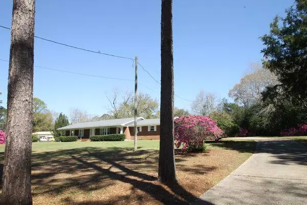 223 Ridge Drive, Crestview, FL 32536
