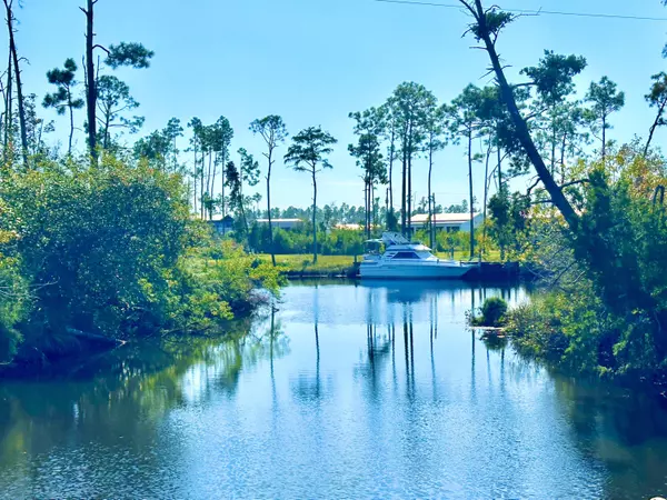 Wewahitchka, FL 32465,324 Pleasant Rest Road
