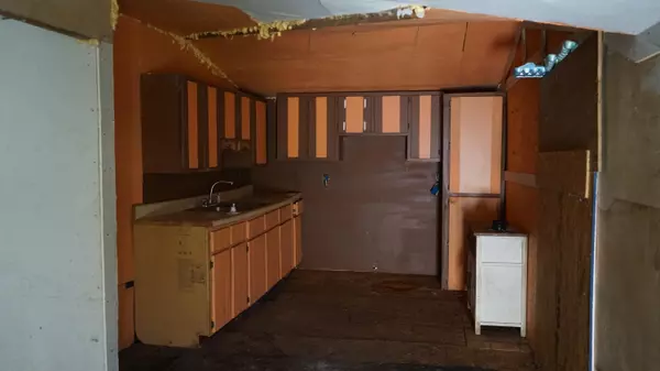 Chipley, FL 32428,529 5 Street