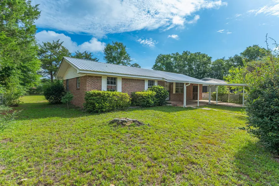 421 Quebec Avenue, Defuniak Springs, FL 32433