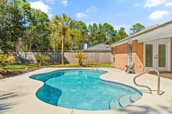 1048 Woodlore Circle, Gulf Breeze, FL 32563