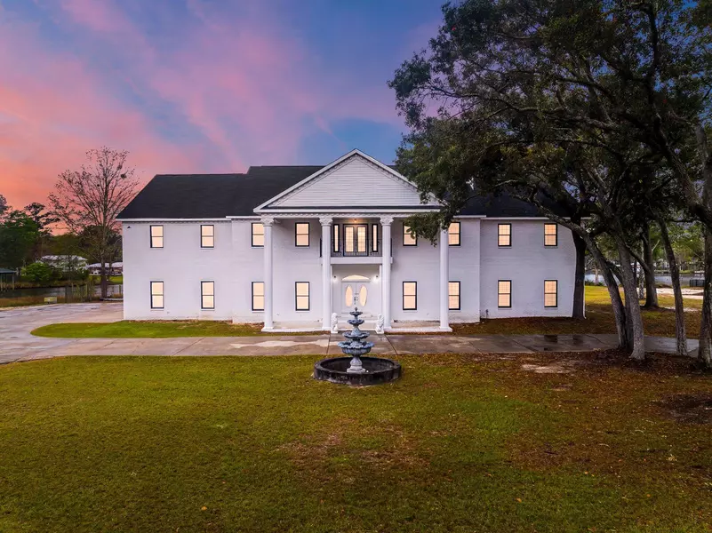 680 Mallet Bayou Road, Freeport, FL 32439