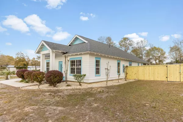 Defuniak Springs, FL 32433,176 Donatello Road