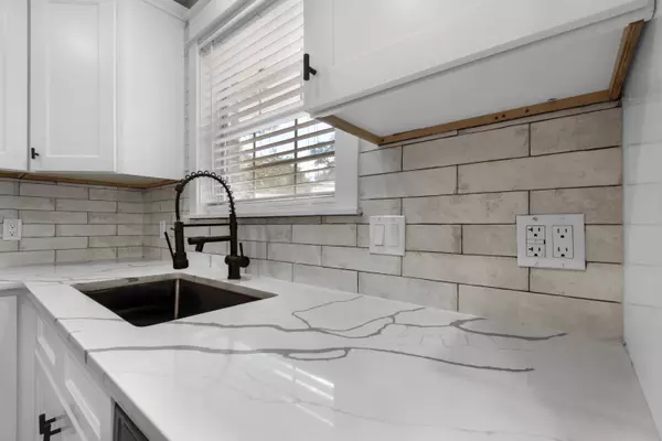 Mary Esther, FL 32569,4 Magnolia Drive