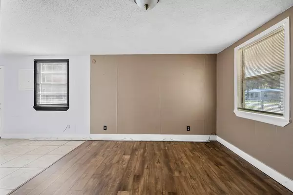 Defuniak Springs, FL 32433,39 Will Kelly Avenue