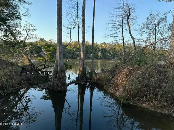 Ebro, FL 32437,5730 strickland Road