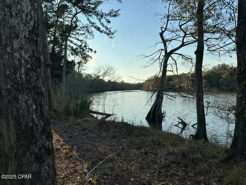 5730 strickland Road, Ebro, FL 32437