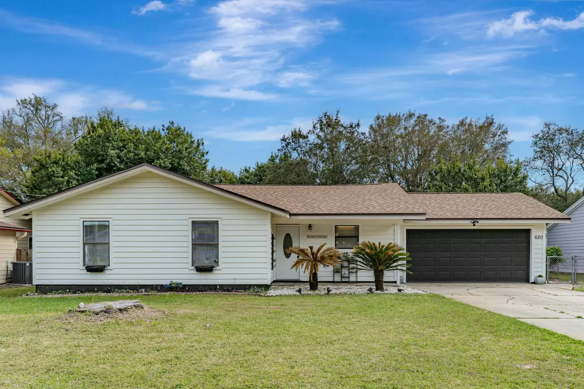 Mary Esther, FL 32569,620 W Pine Street