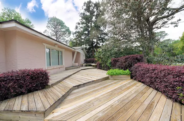 Shalimar, FL 32579,24 Bayview Drive