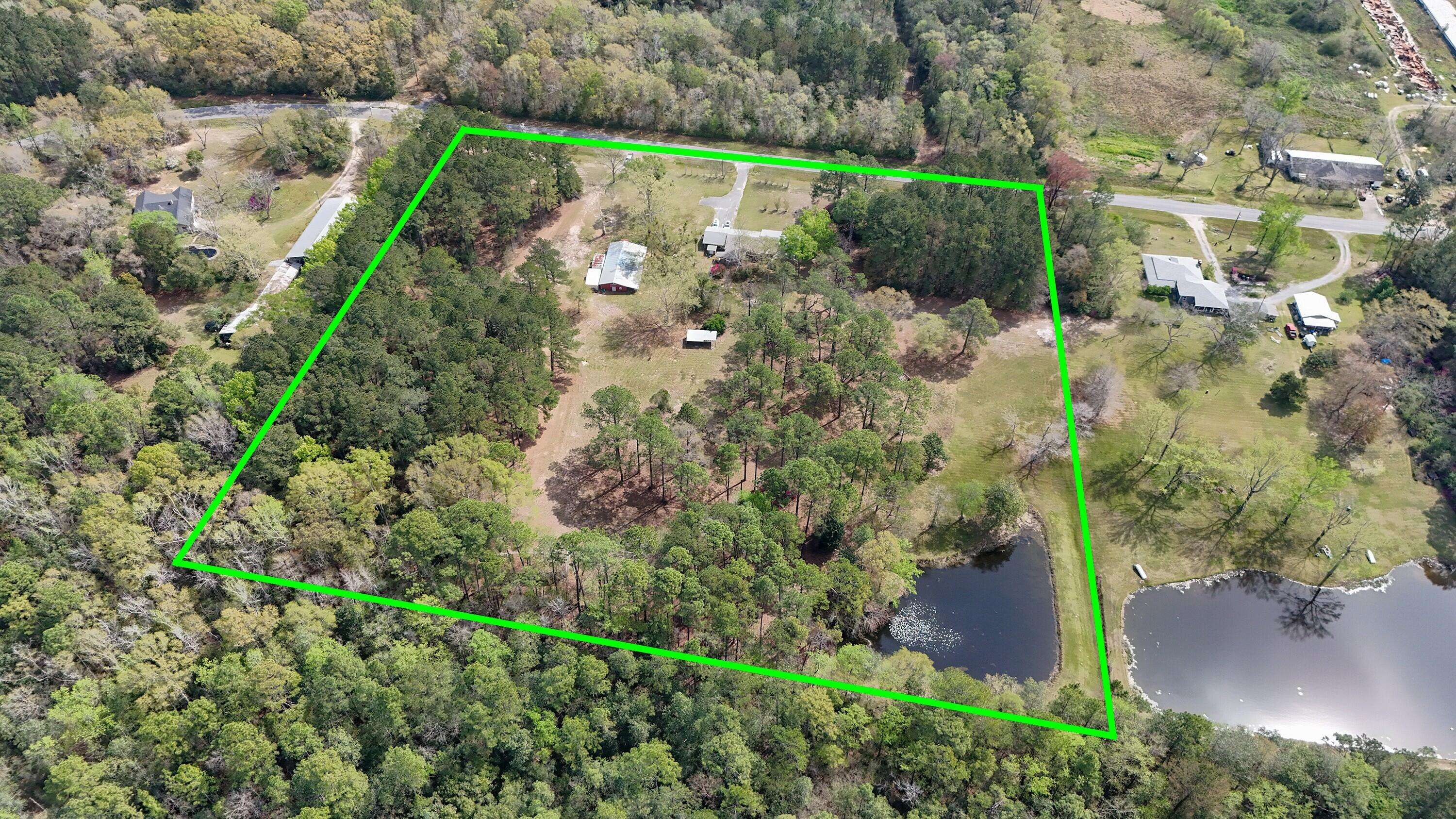 2374 County Highway 280A, Defuniak Springs, FL 32435