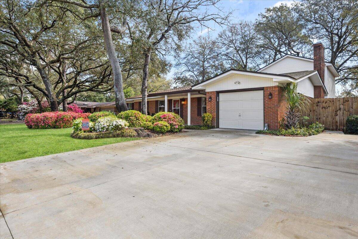 Fort Walton Beach, FL 32547,606 NE Merioneth Drive