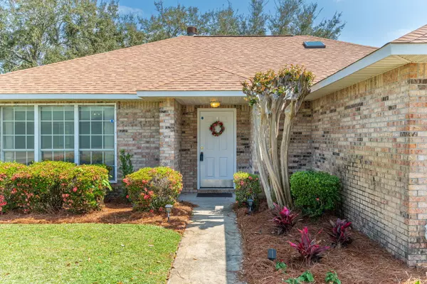 Destin, FL 32541,103 Forest Street