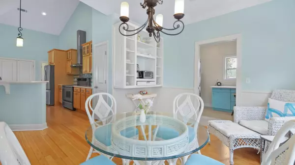 16 Gulf Pines Court Freeport, FL 32439