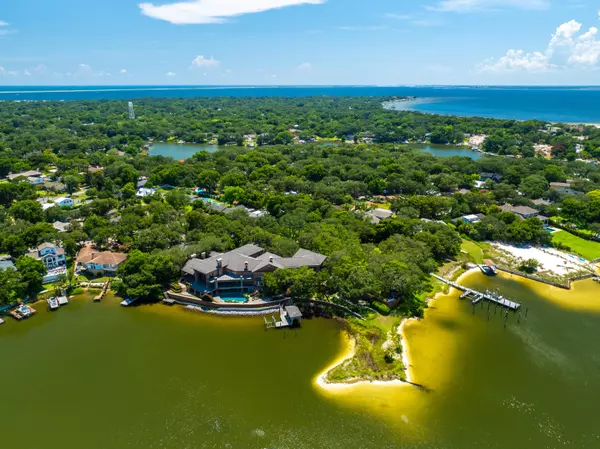 Gulf Breeze, FL 32561,204 Laura Lane