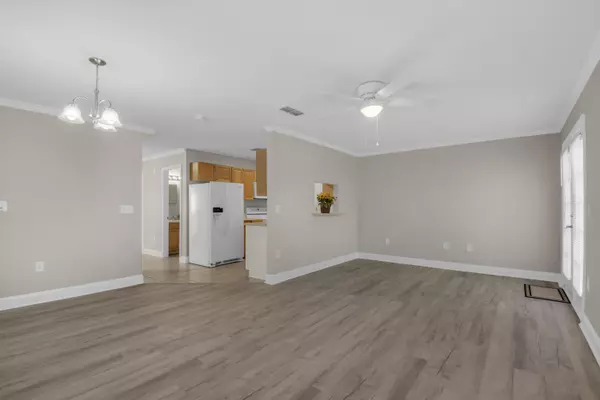 Crestview, FL 32536,537 Wingspan Way