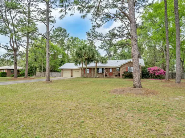 Defuniak Springs, FL 32433,503 Ten Lake Drive