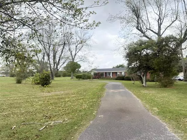 570 byrneville Road, Century, FL 32535