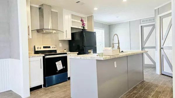 319 Bass Haven Drive, Defuniak Springs, FL 32433